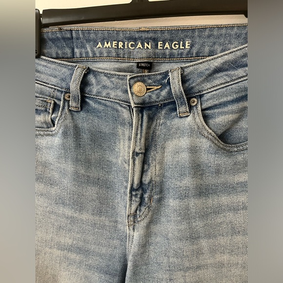 AE Mom Straight Jeans Washed Out Blue - Picture 4 of 8